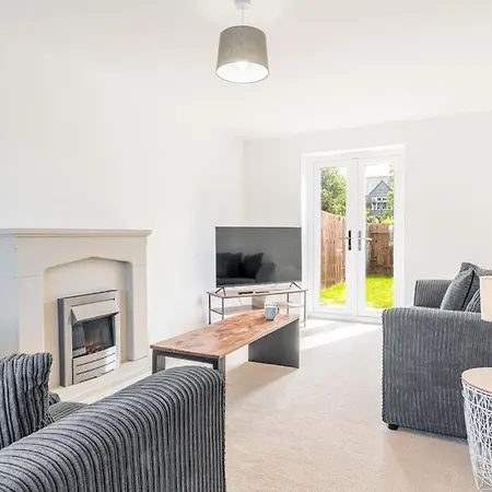 Barrow- 4 Bedroom Detached House Holiday home *