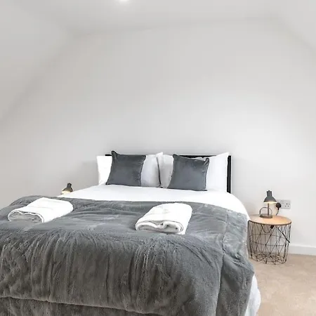 Barrow- 4 Bedroom Detached House *