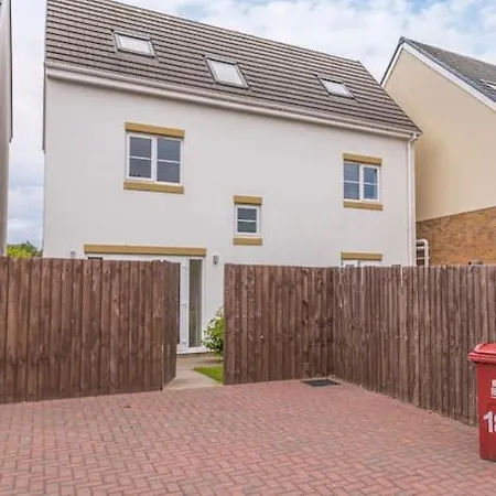 Сasa de vacaciones Barrow- 4 Bedroom Detached House *