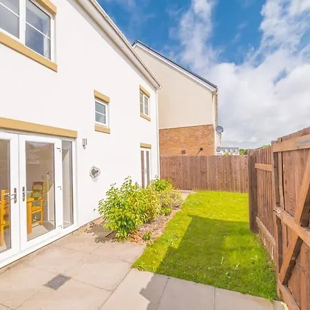 Barrow- 4 Bedroom Detached House *